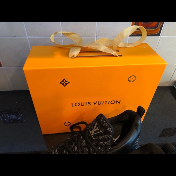 Louis Vuitton Unisex Black Sneakers-Brand New- Size 43 - Picture 12 of 12
